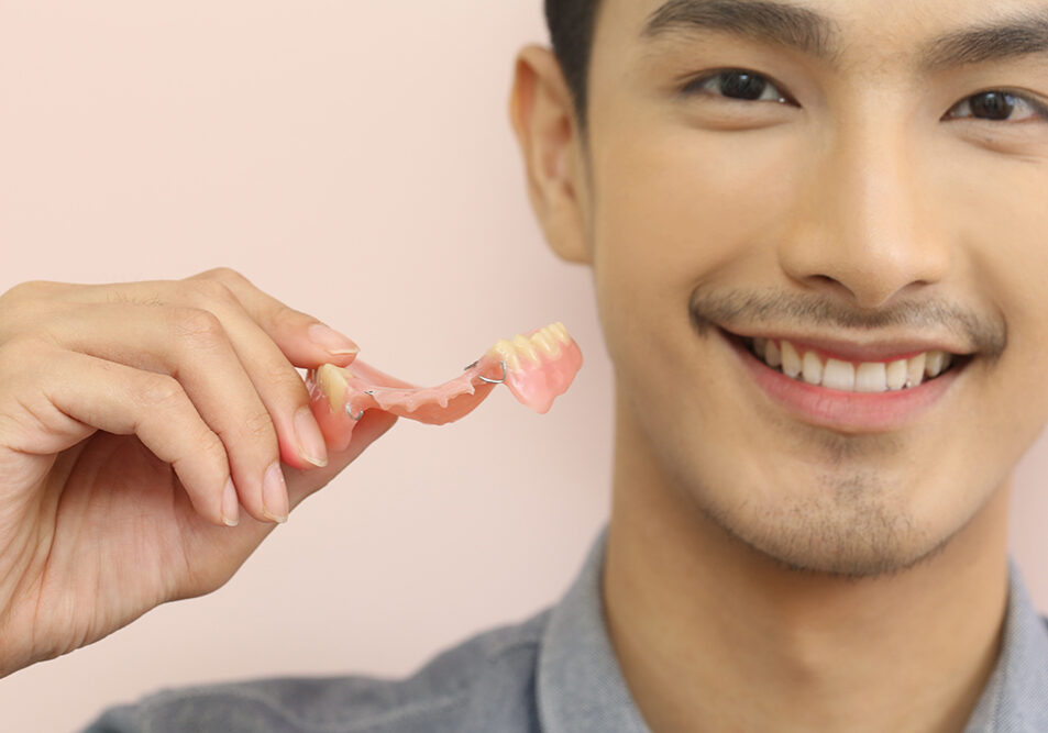 How to wear Partial Denture